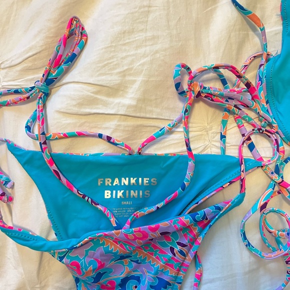 Frankie’s Bikinis Halo set - Picture 5 of 6